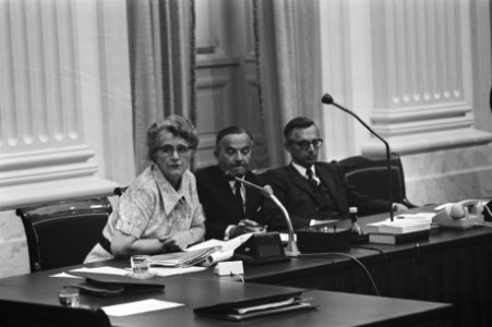V.l.n.r. minister Klompé, minister-president De Jong en minister Nelissen, Bestanddeelnr 924-5858