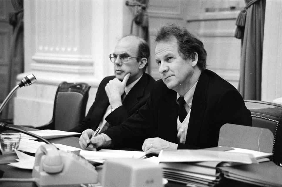 V.l.n.r. minister Job de ruiter en staatssecratris Gerrit Brokx bij de voortzett, Bestanddeelnr 931-2768
