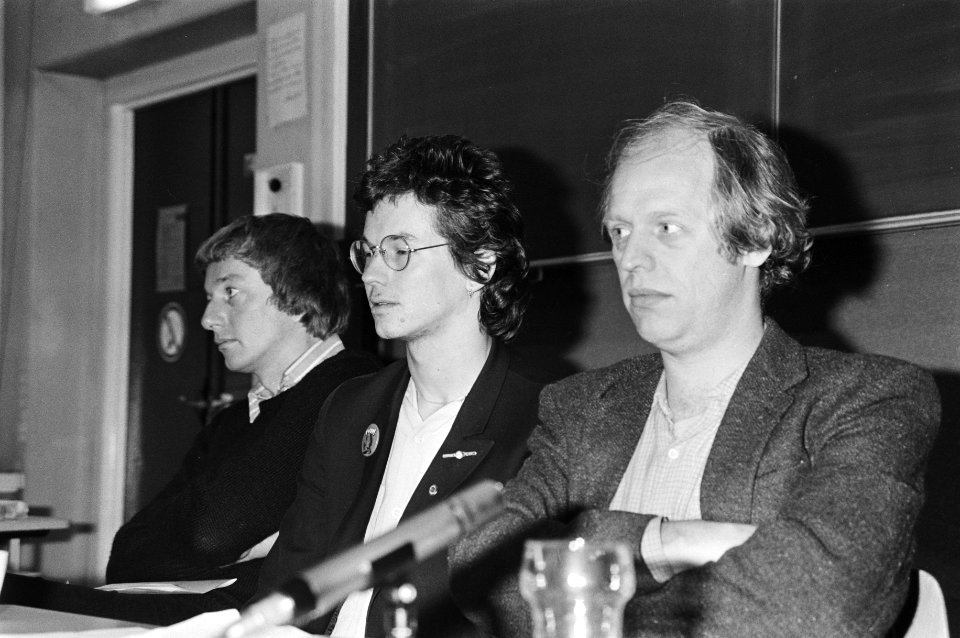 V.l.n.r. Mient Jan Faber (secretaris Interkerkelijk Vredesberaad), Hans van Heun, Bestanddeelnr 931-2658