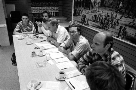 V.l.n.r. Mw. Dilia v.d. Heem (PPR), dhr. Jacques Lunel, dhr. Jan Bosman, dhr. Jo, Bestanddeelnr 932-6841