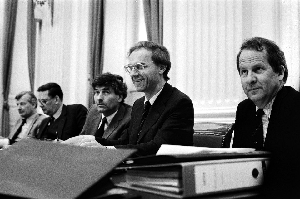 V.l.n.r. Minister Van Aardenne (Economische Zaken, premier Lubbers, minister Rud, Bestanddeelnr 932-5898