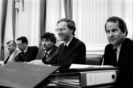 V.l.n.r. Minister Van Aardenne (Economische Zaken, premier Lubbers, minister Rud, Bestanddeelnr 932-5898