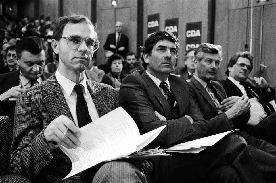 V.l.n.r. minister Ruding (Financiën), premier Lubbers , minister De Koning (Soci, Bestanddeelnr 932-4915