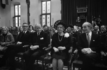 V.l.n.r. minister Max van der Stoel van Buitenlandse Zaken, mr. Dirk Stikker, o, Bestanddeelnr 927-1063