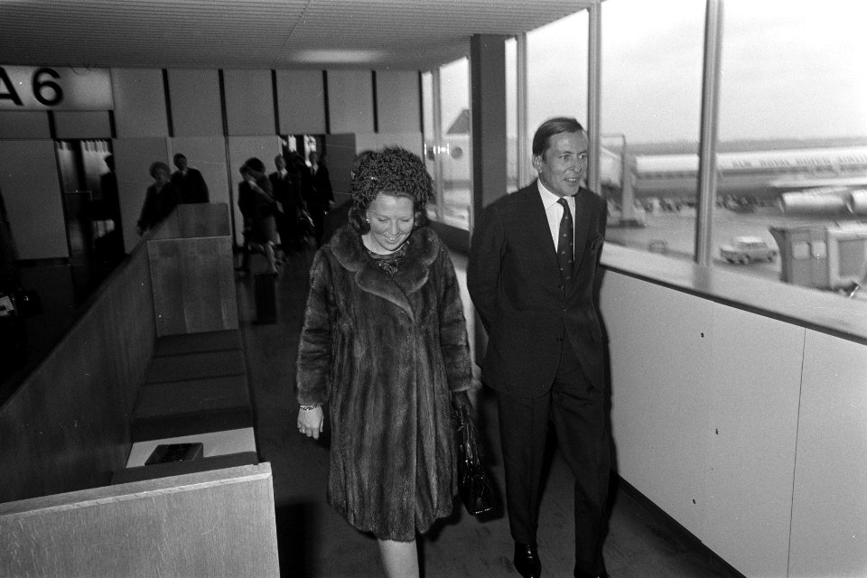 V.l.n.r. prinse Beatrix en prins Claus, Bestanddeelnr 923-4715
