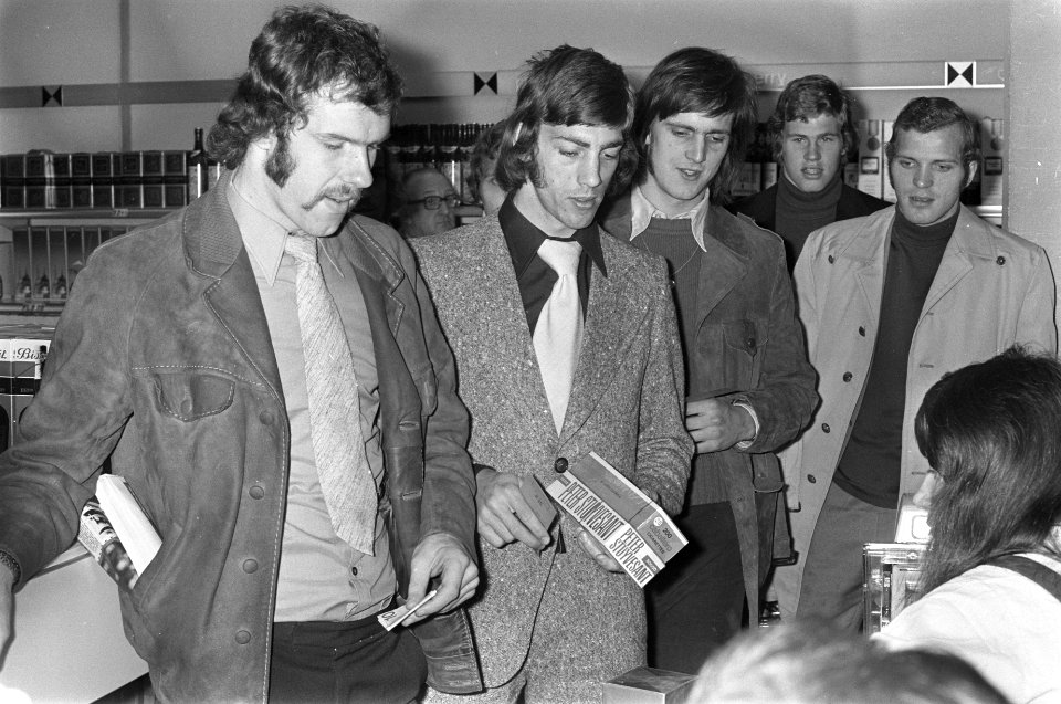 V.l.n.r Van Eeden, Visser, Leen Bart, ..., Willy van der Kerkhof, Bestanddeelnr 925-5576