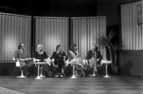 V.l.n.r. Nand Baert, Martine Bijl, Albert Mol, Sonja Barend en Pim Jacobs, Bestanddeelnr 926-9220