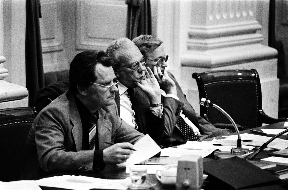 V.l.n.r. staatssecretaris de Graaf, ministers Albeda en Andriessen, Bestanddeelnr 930-3240
