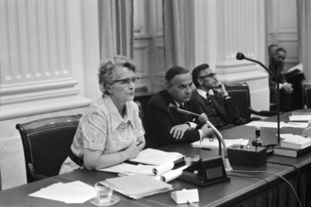 V.l.n.r. minister Klompé, minister-president De Jong en minister Nelissen, Bestanddeelnr 924-5860