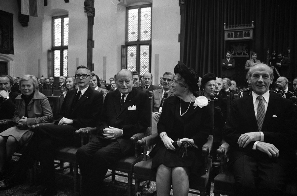 V.l.n.r. minister Max van der Stoel van Buitenlandse Zaken, mr. Dirk Stikker, o, Bestanddeelnr 927-1064