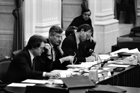 V.l.n.r. staatssecretaris De Graaf (Sociale Zaken), minister De Koning (Sociale , Bestanddeelnr 932-4394