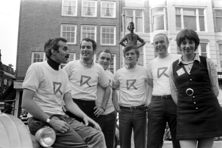 V.l.n.r Erik Jurgens, Henk Branderhorst, Lou Hoefnagels, Bas van Eyndhoven, Jan, Bestanddeelnr 923-4778
