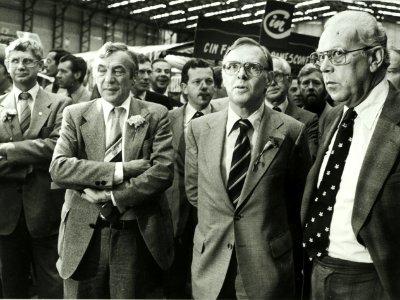 V.l.n.r. Vos, Wethouder Reehorst, Burgemeester, Albeda, Minister, NL-HlmNHA 5400463559