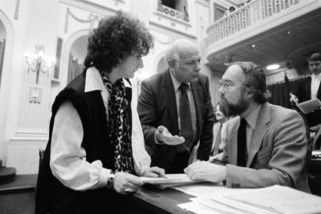 V.l.n.r. Wijnie Jabaaij, Joop den Uijl en van David van Ooijen in de Tweede Kam…, Bestanddeelnr 931-2866