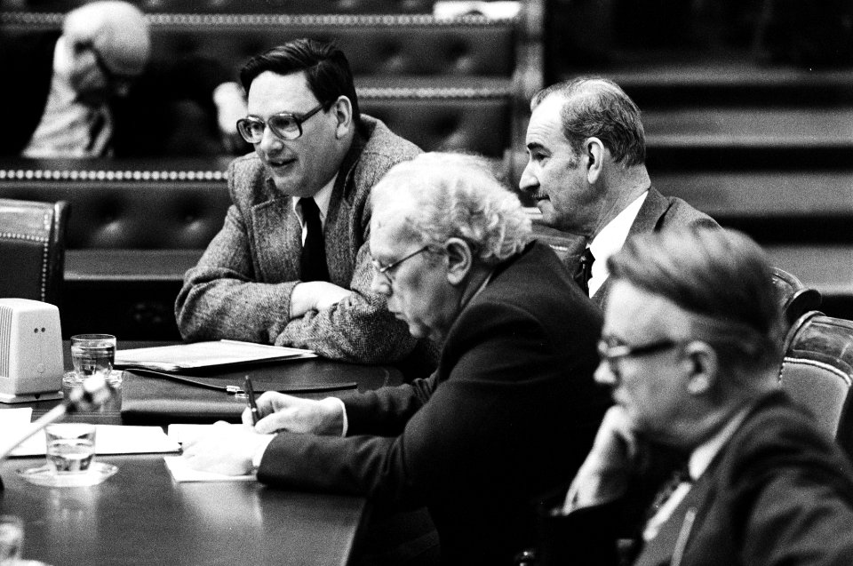 V.l.n.r. Minister Van Aardenne, minister Albeda, minister Van der Klaauw en mini, Bestanddeelnr 930-2023
