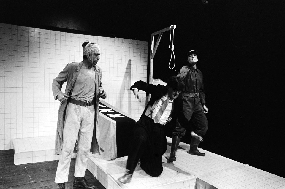 V.l.n.r. Wouter ten Pas, Johnny Kraaijkamp (jr.) en Hermi Hartjes, Bestanddeelnr 932-4484