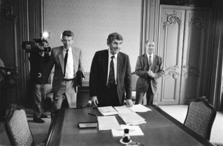 V.l.n.r. Wim Kok, Ruud Lubbers en Bert de Vries, Bestanddeelnr 934-5033