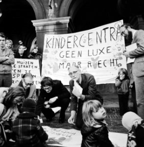 V.l.n.r. kamerleden Roethof, Kosto, Voogd en staand Van Ooijen, Bestanddeelnr 926-9968