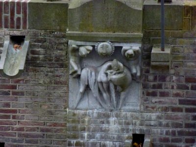 Utrecht werfmuren, Nieuwe Gracht 30 muursculptuur Europa
