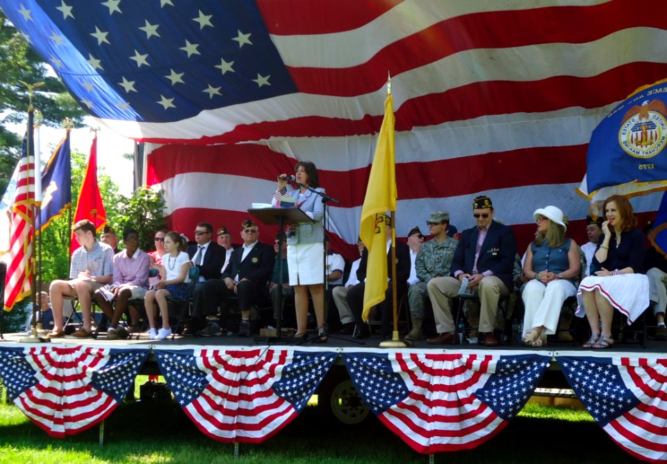 UU Summit NJ mayor Ellen Dickson speaks