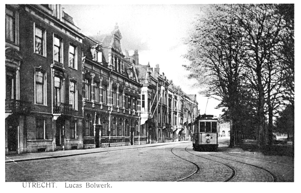 Utrecht Lucasbolwerk met Gemeentetram nr. 40 op lijn 4