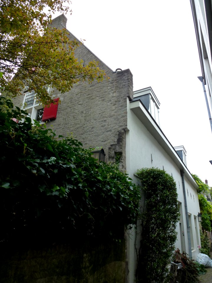 Utrecht Rijksmonument 450318 huizen voorm. kloosterschuur A.Dolesteeg 10 (2)