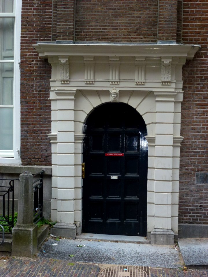 Utrecht Rijksmonument 18369 poortje bij Trans 10