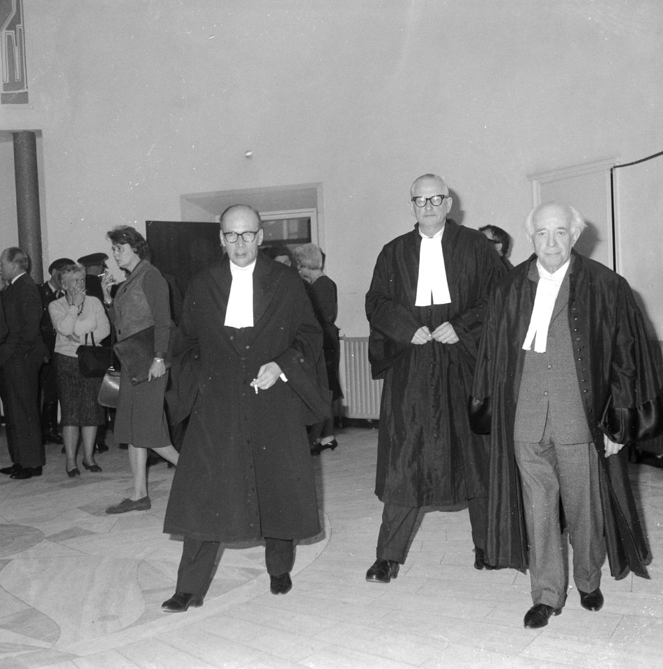 Utrecht. Eerste dag behandeling Baarnse moordzaak de drie verdedigers v.l.n.r. , Bestanddeelnr 914-9671