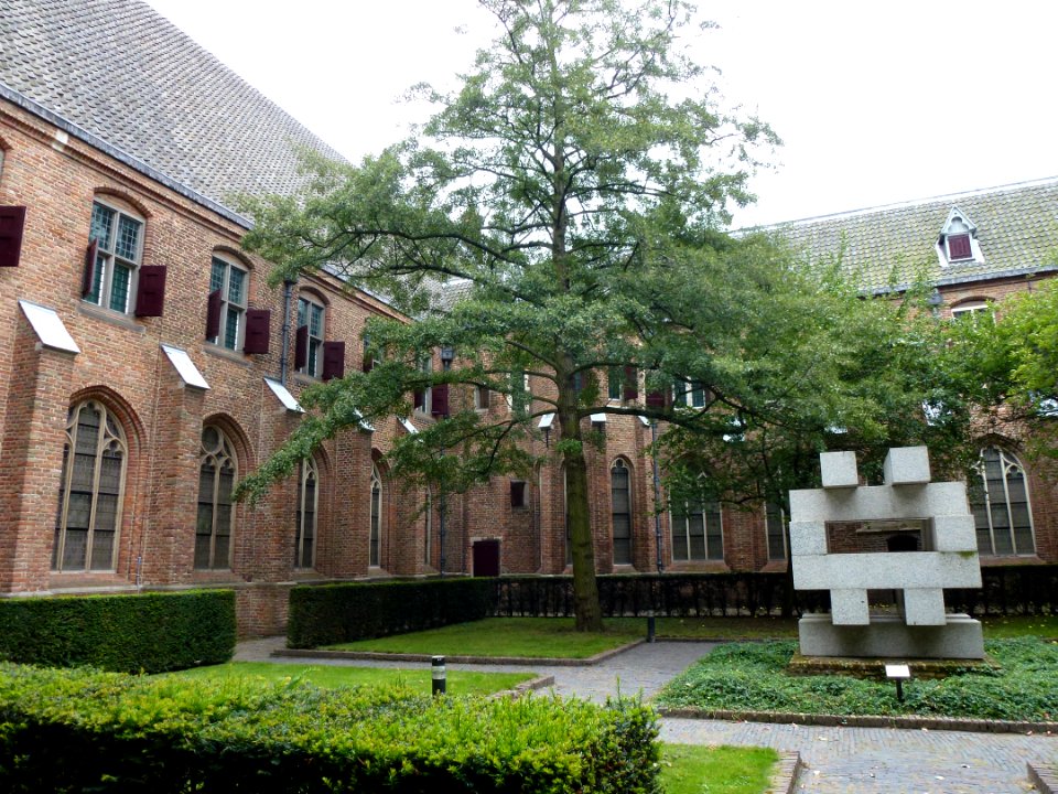 Utrecht Rijksmonument 36265 kloosterhof en -gang met traptoren
