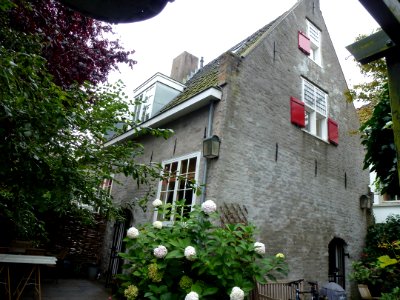 Utrecht Rijksmonument 450318 huizen voorm. kloosterschuur A.Dolesteeg 10