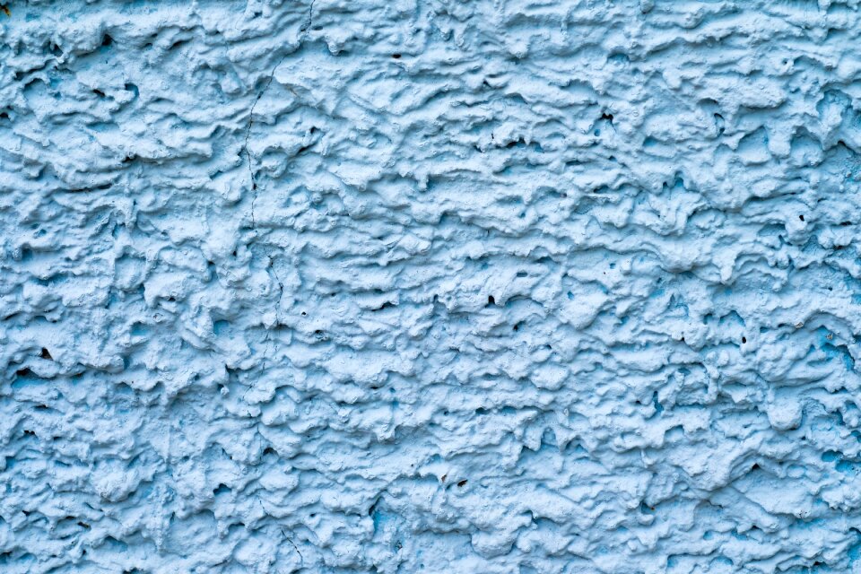 Cement wall face breaking patterns