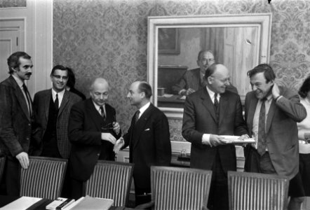 V.l.n.r. Erik Jurgens (PPR), Aar de Goede (D66), Joop den Uyl (PvdA), Norbert Sc, Bestanddeelnr 924-3480