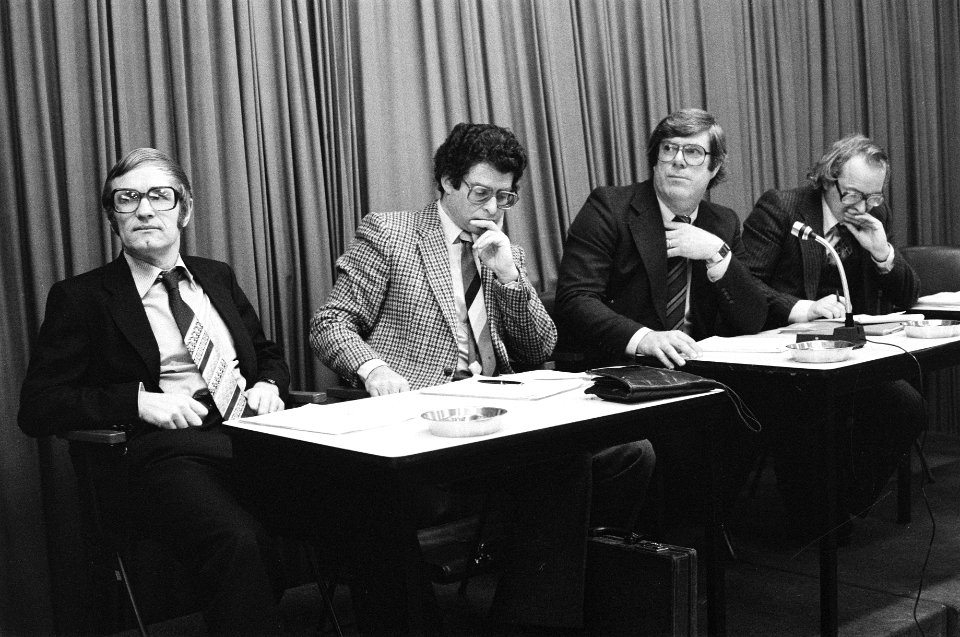 V.l.n.r. Martin van den Heuvel (wetenschappelijk medewerker VU-Oost Europese zak, Bestanddeelnr 930-5916