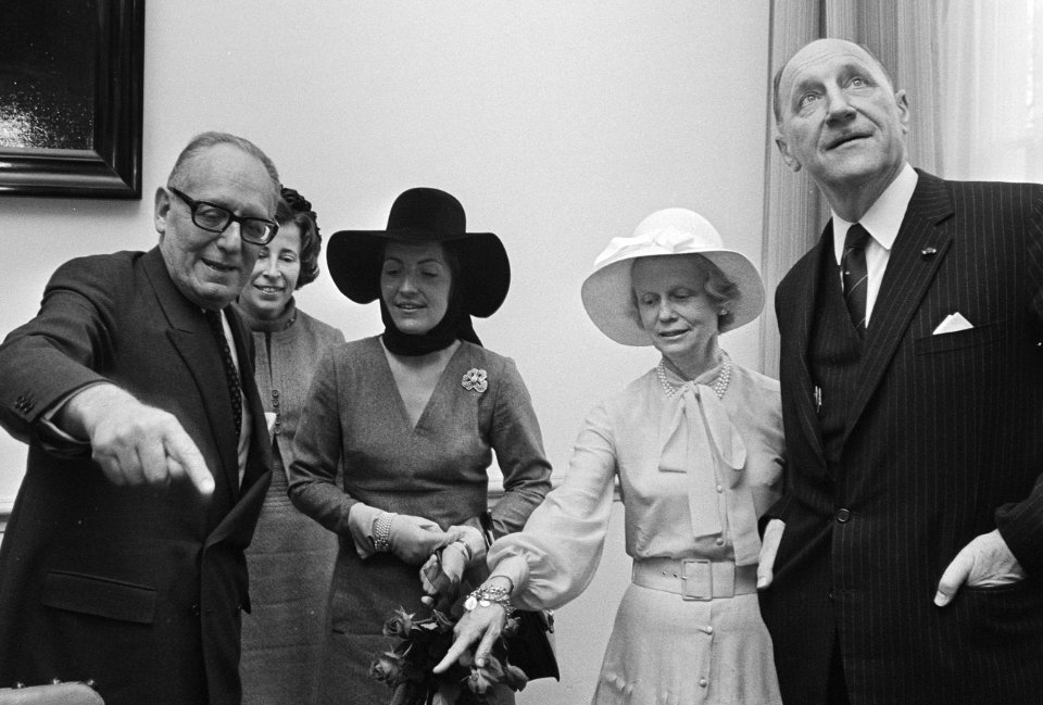 V.l.n.r. Maurice Schumann (Franse minister van Buitenlandse Zaken), prinses Mar…, Bestanddeelnr 924-3623 cropped
