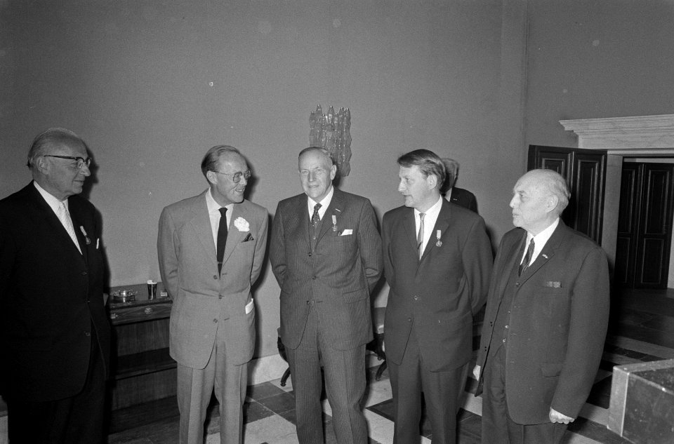 V.l.n.r. F.C. Wieder, prins Bernhard, J. Posch, C. Hoek en W. Schermerhorn, Bestanddeelnr 924-6768