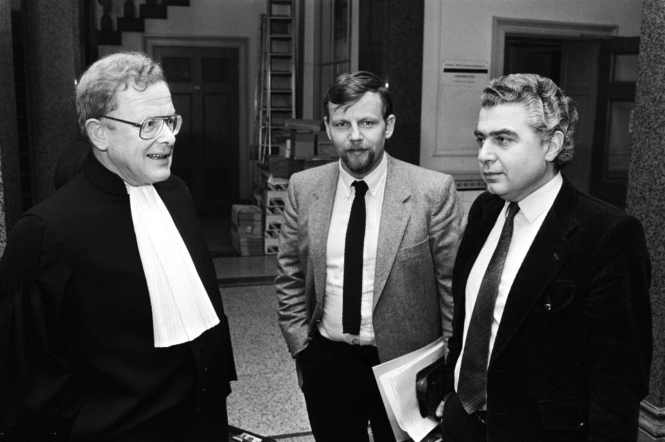 V.l.n.r. FNV-advocaat Steenbergen, dhr. Lammertink (FNV) en Van Zweeden (FNV), Bestanddeelnr 932-4780