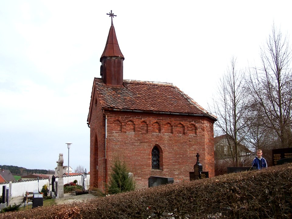 Unterneuhausen-Friedhof-Kapelle