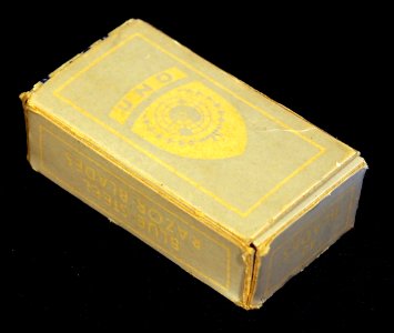 UNO blue steel razor-blades box, photo1