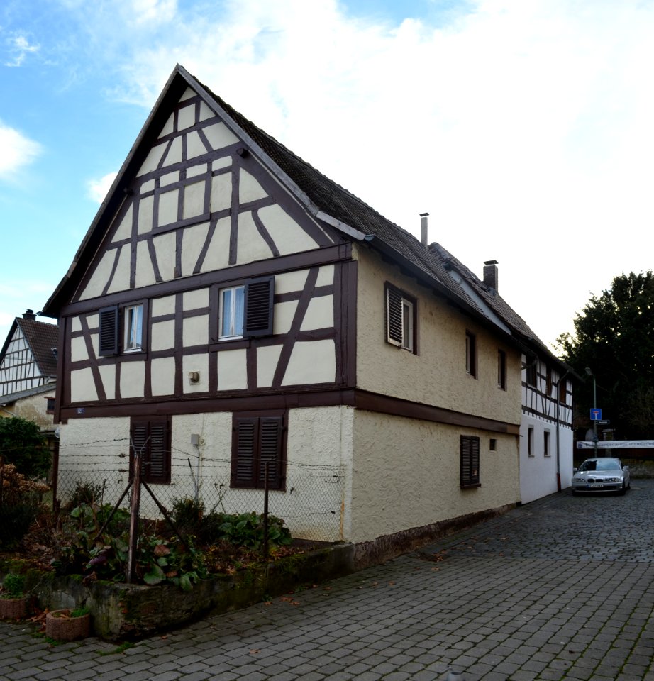 Unterliederbach, Liederbacher Straße 121