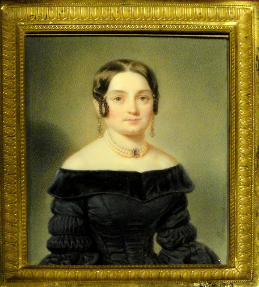 Unknown lady, portrait miniature by Stanislaw Marszalkiewicz, Warsaw, c. 1830-1840 - Royal Ontario Museum - DSC09490