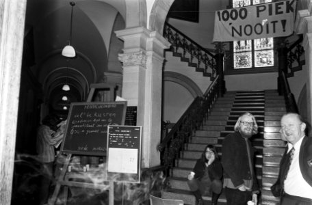 Universiteit van Utrecht bezet uit protest tegen duizend gulden collegegeld, stu, Bestanddeelnr 926-2199