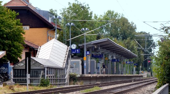 Unterhaching, Bahnhof v NW, 2