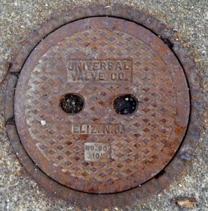 Universal Valve Co., Eliz.N.J., No.60, 10 inch - Arlington, MA - DSC08178