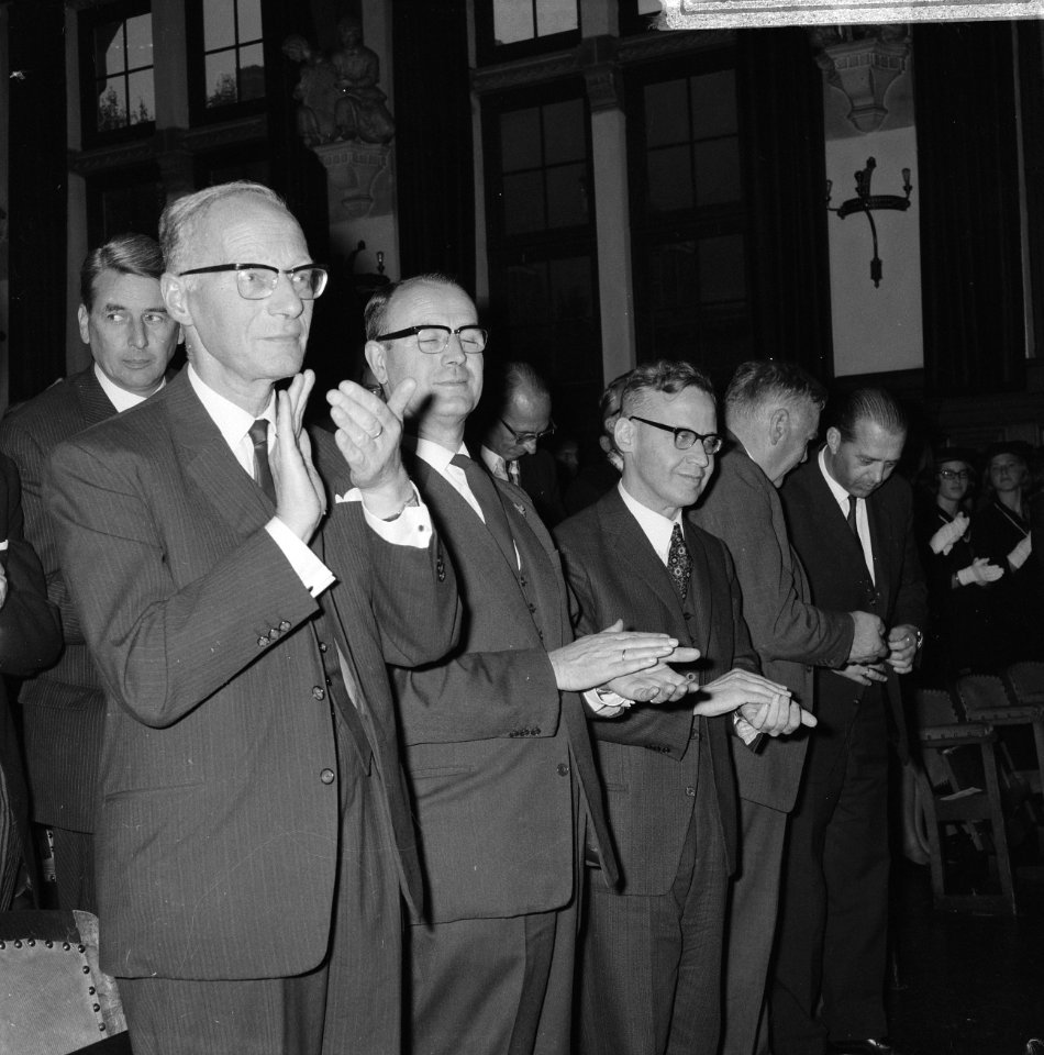 Universiteiten, lustrums, academici, Bestanddeelnr 918-3182