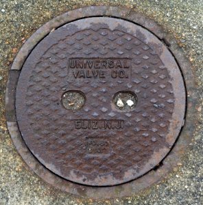 Universal Valve Co., Eliz.N.J., No.60 10 inch - Arlington, MA - DSC01075