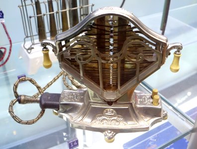 Universal Swing Toaster, c. 1928 - Museum of Science and Industry (Chicago) - DSC06473