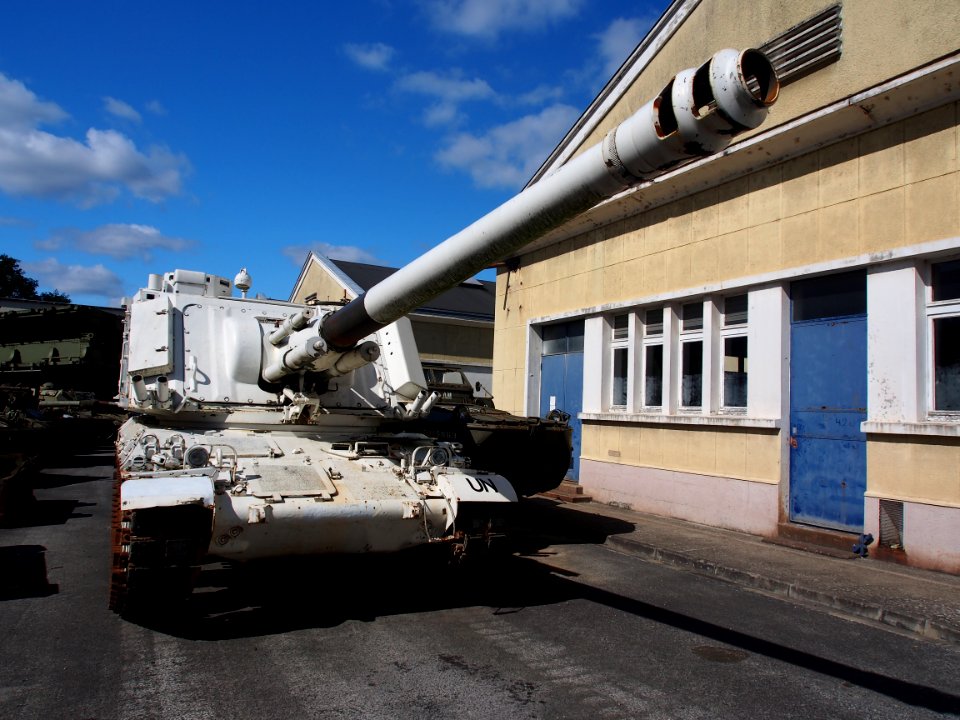 United Nations GTC 155mm AUF1, AMX 30 AuF1, Musée des Blindés, France, pic-1