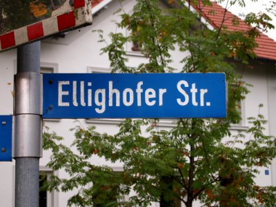Unterdiessen, Strassenschild