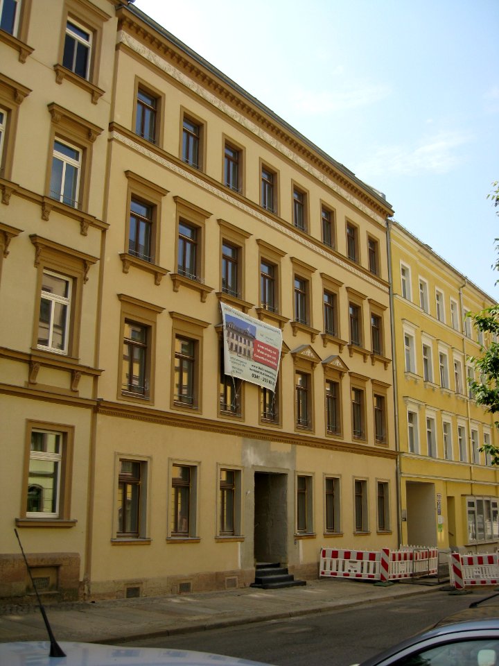 Untere Aktienstraße 1