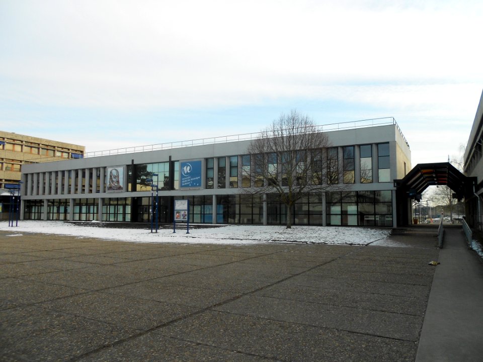Université Michel de Montaigne Bordeaux III - Bâtiment administratif - 02-2012
